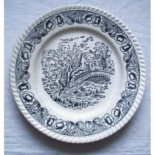 Assiette Ancienne En Faïence Décor Bleu Dimensions Diamètre 24 Cm Pour Un Décor Vintage