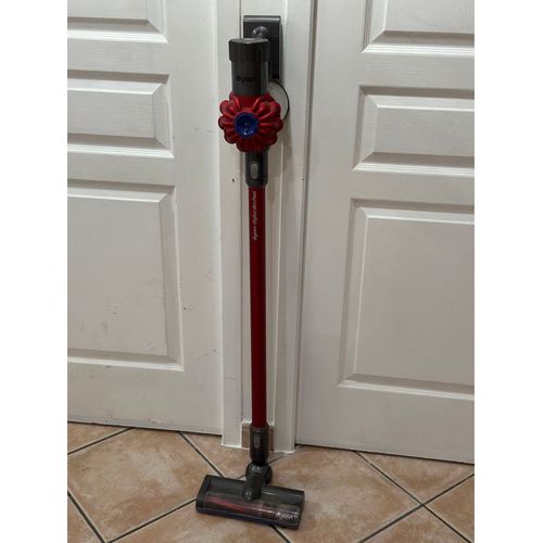 Aspirateur balai sans fil Dyson V6¿