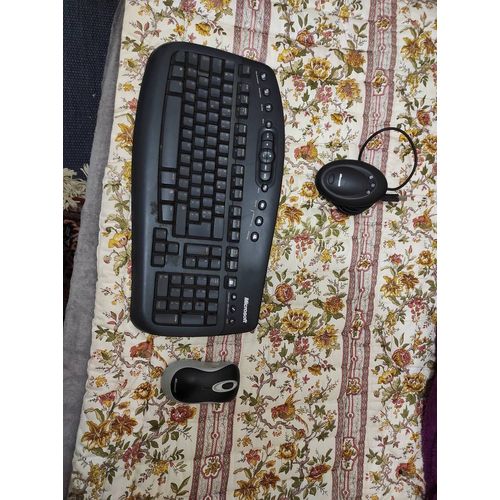 Clavier + sourise Microsoft azzerty sans fille