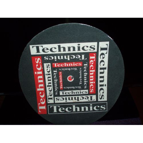 TAPIS DE PLATINE TOURNE DISQUE TECHNICS .
