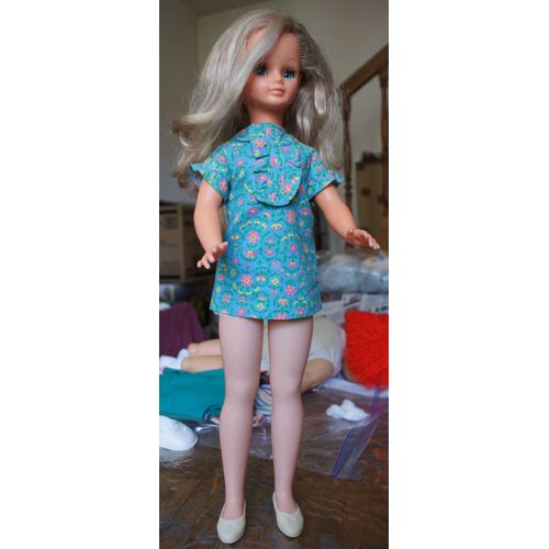 Poupée Bella Betsie Blonde Yeux Bleus Doll 55 cm