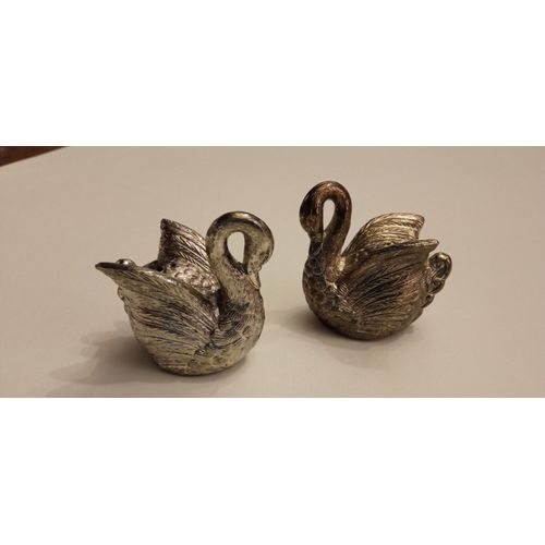 Paire De Cygne "Sel Et Poivre"