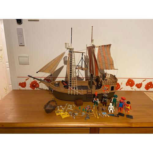 Playmobil vintage bateau pirate 1980, 6 pirates équipés, 2 chaloupes, 2  canons, 4 voiles