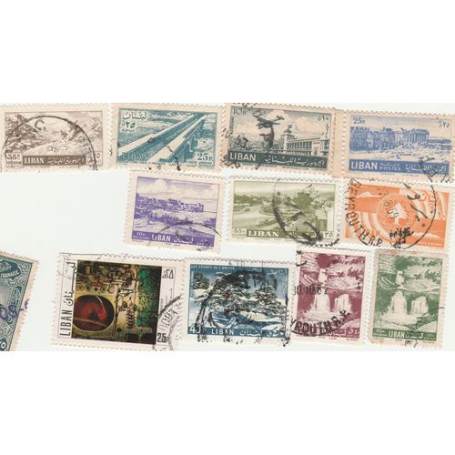 12 Timbres Oblitérés Du Liban Emis Entre 1952 Et 1971