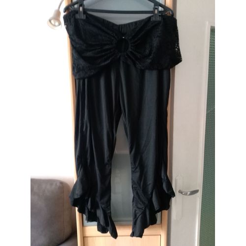 Pantacourt Neuf Taille 54 Avec Ceinture Froufrou Et Dentelle