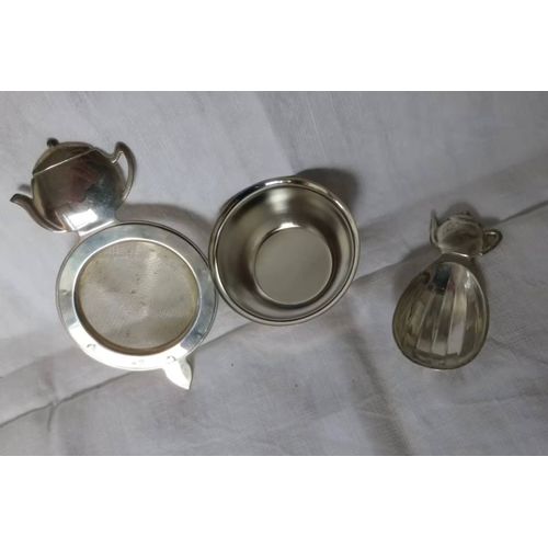 Ancien Passe Thé En Métal Argenté Et Repose Sachet/Ff1