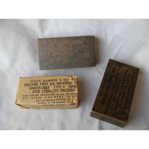 Ww2/Postwar Us Pansement Militaire Américain " First Aid Type 2 " M56 Neuf Et Ses 2 Emballages Cartons Guerre De Corée