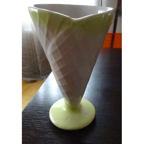 Vase année 60 vintage bicolore blanc et vert forme florale