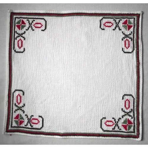 Napperon ancien vintage brodé main point compté toile aida broderie de couleur