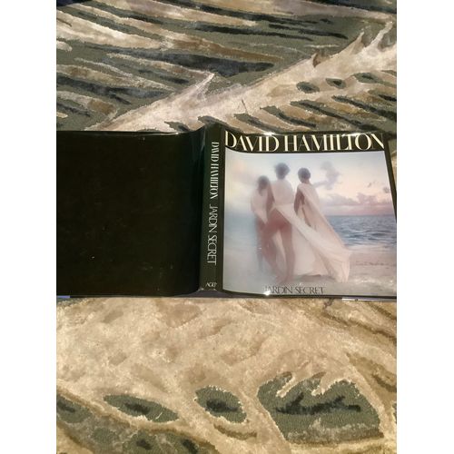 Livre David Hamilton - Jardin secret - cachet et signature