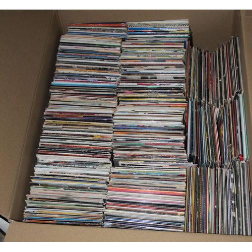Grot Lot D'Environ Plus De 500 Cd Single Tous Styles Varietes Francaises , Internationales , Rock , R'N'B , Soul , World Music , Enfants, Rap , Classique , Dance , Techno , House , Comedie Musicale -
