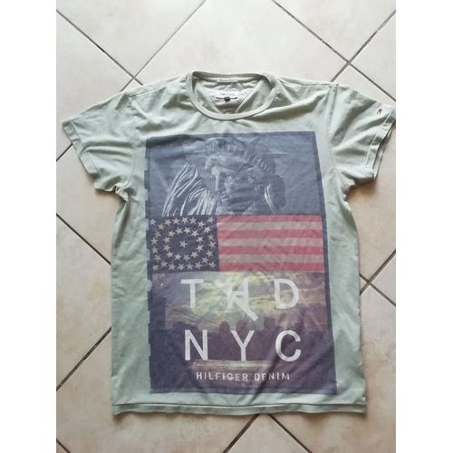 Haut - Tee Shirt Tommy Hilfiger Taille S/M.