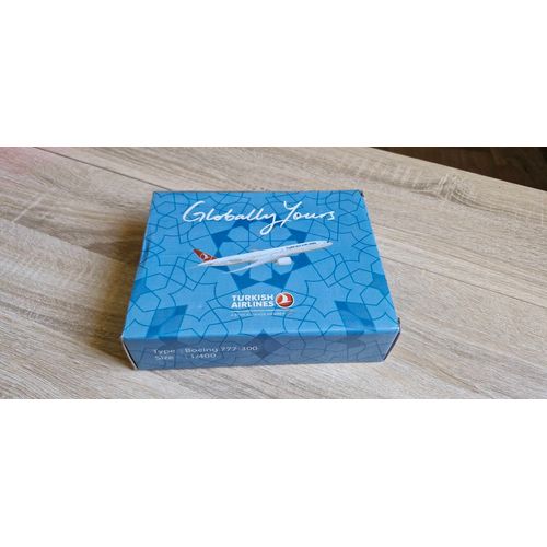 Boeing 777-300 Turkich Airlines 1/400