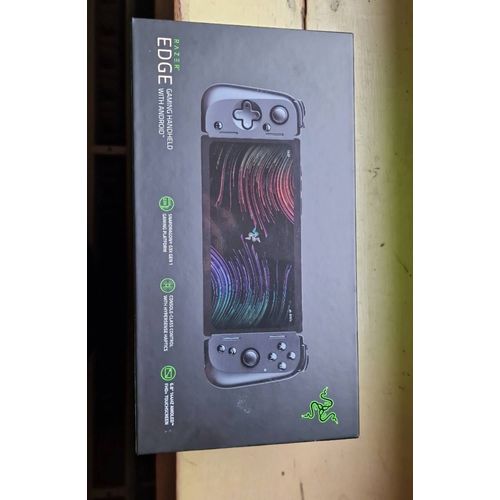 Razer Edge - Console Portable Android avec Kishi V2 Pro