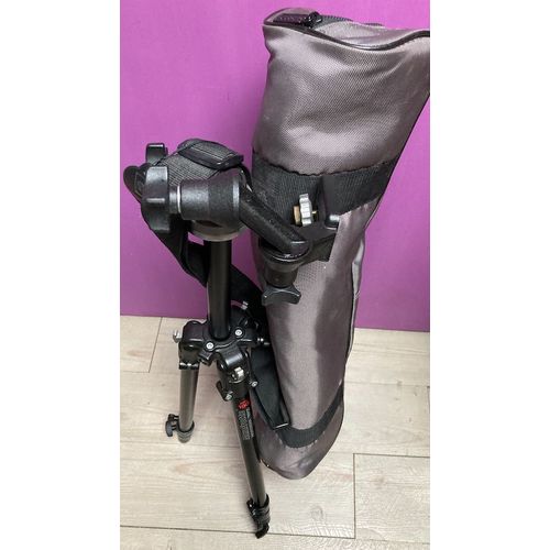 Pied photo : (manfrotto professional tripod art 190 (avec sacoche Posso) - 60 cm)