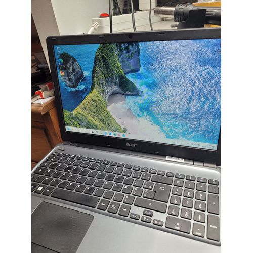 Acer E1-570 - 15" Intel Core i3-3217U - 1.8 Ghz - Ram 8 Go - SSD 500 Go