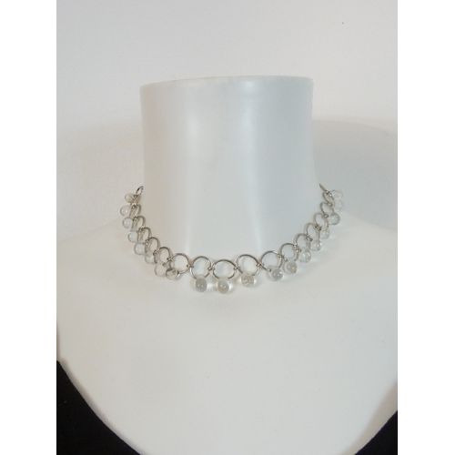 Collier/ Ras De Cou En Métal Argenté Et Ses Perles Transparentes