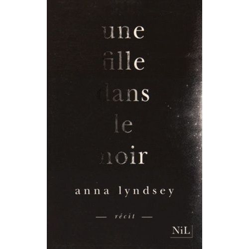 Une Fille Dans Le Noir