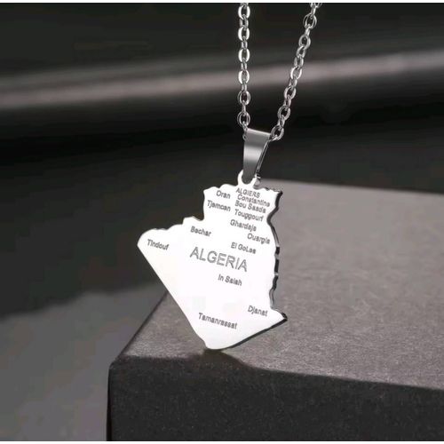 Collier Argenté Avec Pendentif Carte D'Algérie