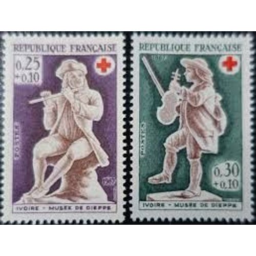 Au Profit De La Croix Rouge : Ivoires Du Musée De Dieppe Joueur De Flûte Et Violoneux La Paire Année 1967 N° 1540 1541 Yvert Et Tellier Luxe