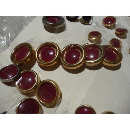 14 Boutons Or Et Bordeaux Dif Diam Pour Tailleur Lot1