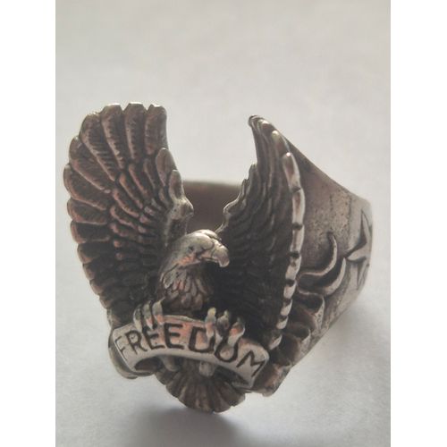 Bague Ancien En Métal Argenté.