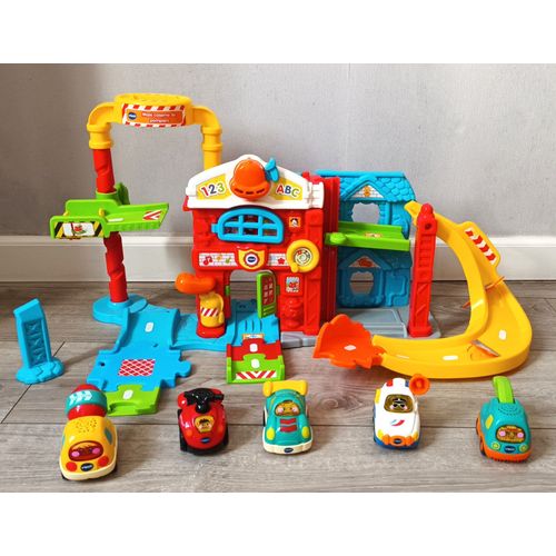 Mon Premier Garage Interactif Vtech + 5 Tut Tut Bolides