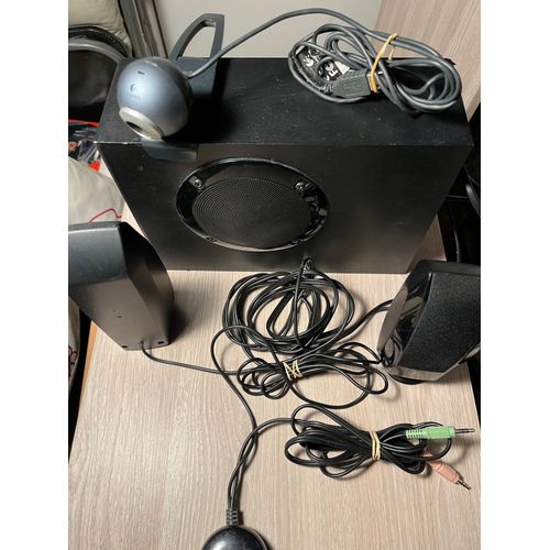Enceintes PC 2.1 Logitech S220 Noir+ web cam