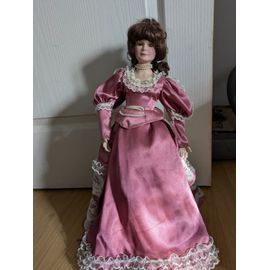 Poupée porcelaine