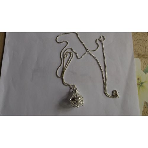 Collier En Chaîne Avec Pendentif