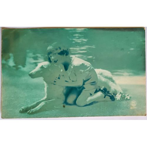 Carte Postale Ancienne, France, Petite Fille Avec Son Chien