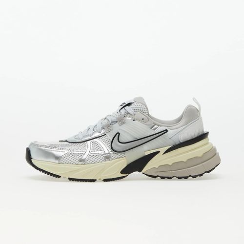 Chaussures Baskets Nike V2k Run Summit White/ Metallic Silver Eur