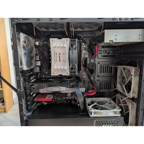 PC Gamer AMD Ryzen 5-2600X - Ram 16 Go - SSD 240 Go + HDD 1 To - RTX 2070