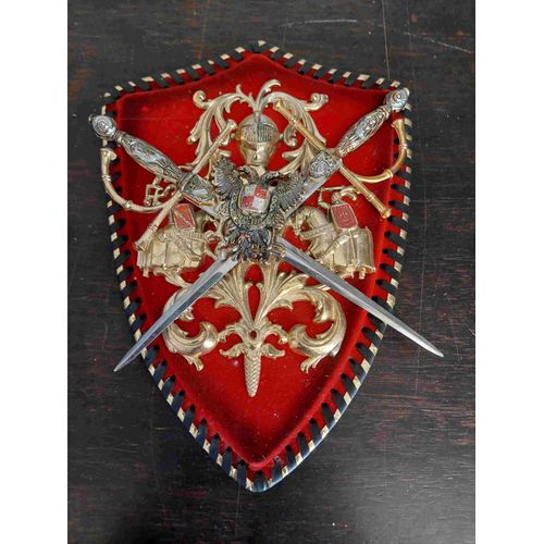 Ecusson Héraldique Avec Deux Épées Entrecroisées. Armure Stylisée, Blason