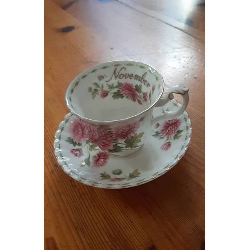 Tasse À Thé Et Sa Sous-Tasse Royal Albert