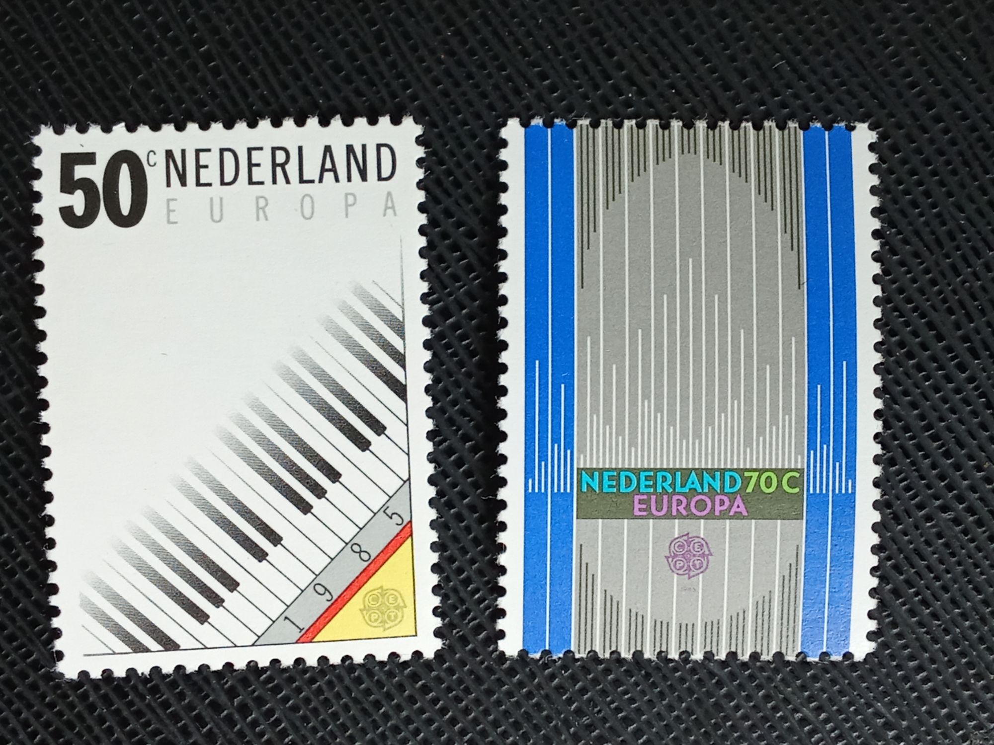 Timbre Pays Bas Y T 1244 - 1245 Série : Europa C.E.P.T. – Année Européenne De La Musique 1985 (030709 )
