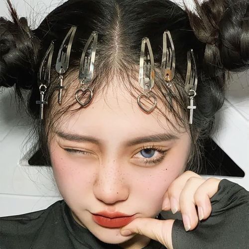 Kal-Barrette Cheveux Forme C?ur Pince Cheveux Forme C?ur Pince Cheveux Avec Pendentif Forme C?ur Métal Argenté Pince Cheveux Métal Argenté Cruifixion Bang Clip Latéral Accessoires Femmes Et Filles