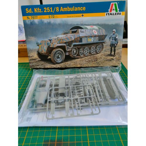 Maquette Camion Italeri 1/72 : Sd.Kfz 251/8 Ambulance-Italeri