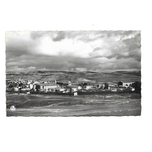 Aumale Algérie Vue Générale N° 23 , Noir Et Blanc Écrite En 1956 Mais Circulée Sous Enveloppe