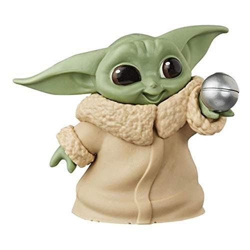 Child Baby Yoda Curioso