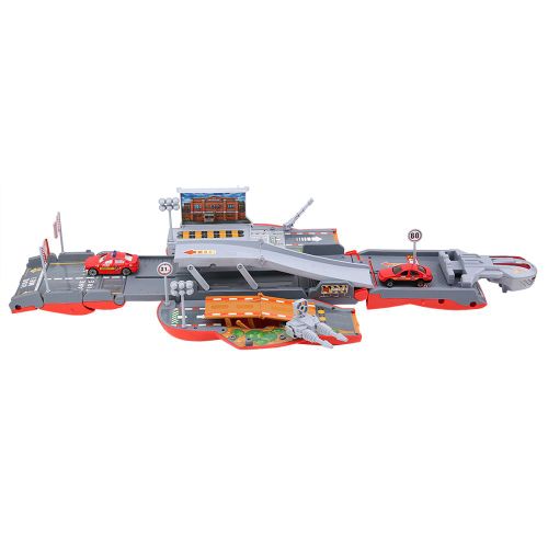 Piste de deformation urbaine, parking, voiture avec lumieres et son (rouge)