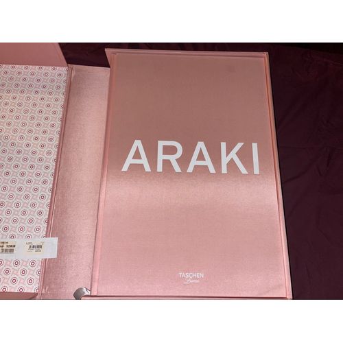 Livre Signé Nobuyoshi Araki Édition Limitée De Chez Taschen