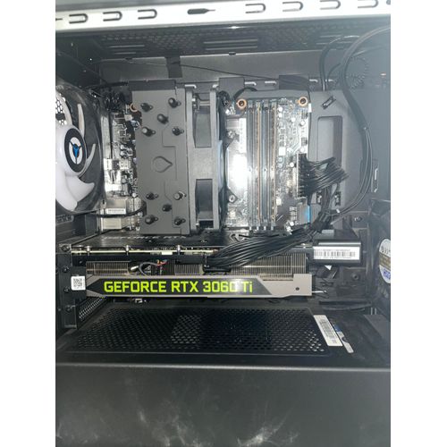 PC Gamer AMD RYZEN 5 3600 6-core - 4 Ghz - Ram 16 Go - SSD 300 Go + HDD 931 Go