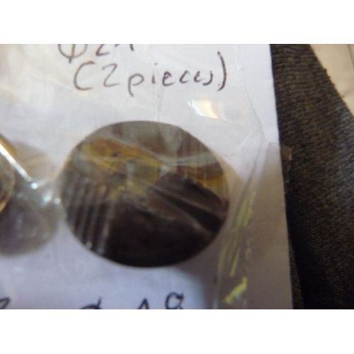 Lot C1 C 2boutons Metal Or Diam 013 Et L Autre Diam 018