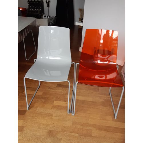 Vends Cause Depart / 6 Chaises Dont 4 Grises/Acier Brossé & 2oranges Acier Brossé (Bo Concept .