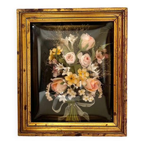 Cadre ancien verre bomb carr fleurs sches et tissu dore