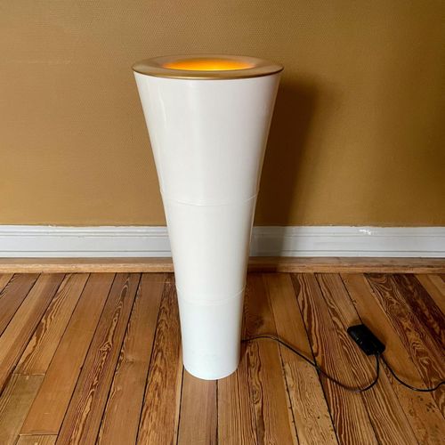 Lampes De Sol Aposaposflambeauaposapos Kaoyi Flacha Japon 1980 Blanc