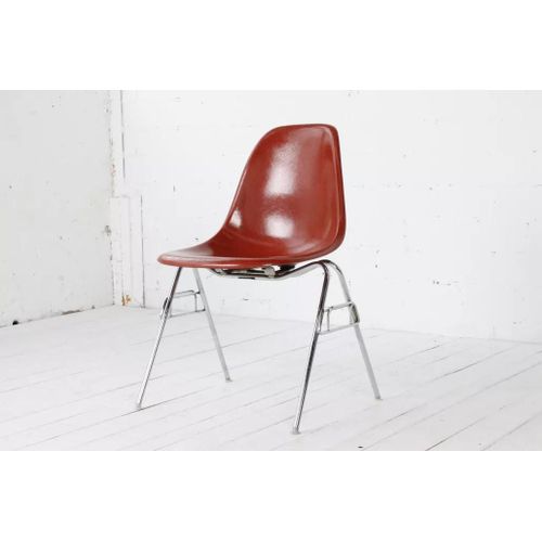 Chaise Daposappoint Par Charles Amp Ray Eames Pour Herman Miller Rouge