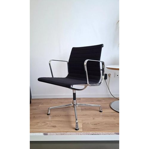 Fauteuil Ea107 Vitra Noir