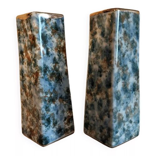 Paire de vases en porcelaine de Limoges dcor mouchet multicolore